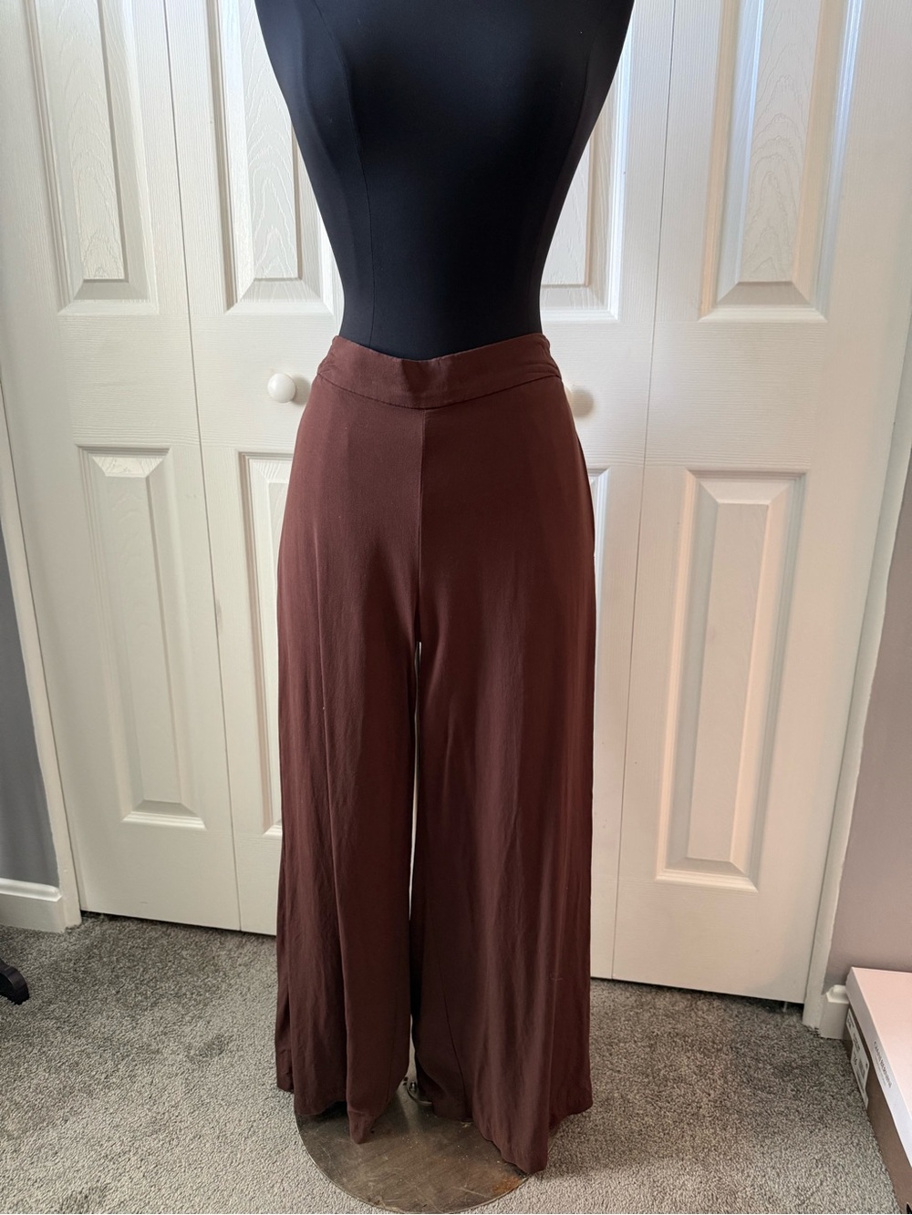 Old Navy Wide-Leg Pull-On Pants in Brown